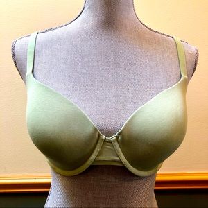 NWOT everyday t-shirt bra